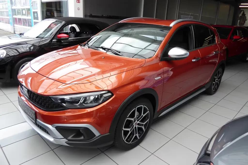 Main__Slider__Photo:Fiat Tipo Cross erst 16.800 KM!! Navi R-Kamera 06/2021-0