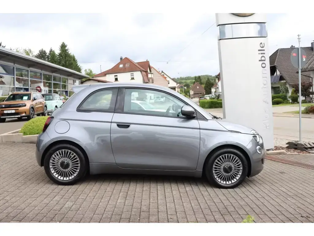 Main__Slider__Photo:Fiat 500e ICON 42 kWh 118PS NAVI CARPLAY KLIMA KOMFOR 12/2022-1
