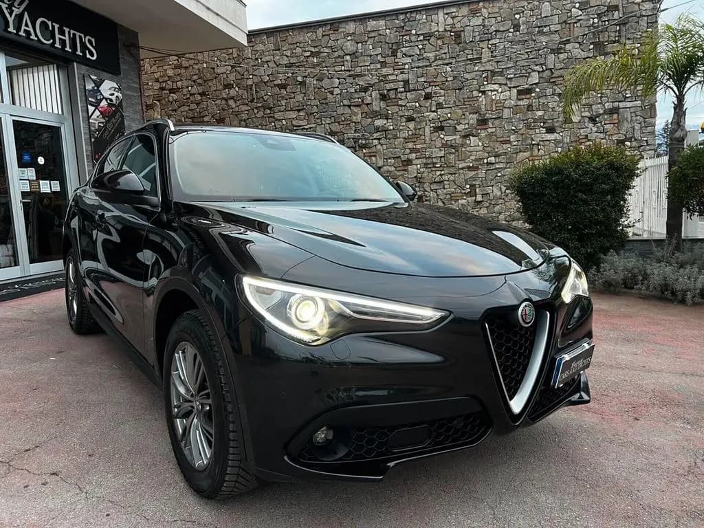 Main__Slider__Photo:Alfa Romeo Stelvio 2.2 210 CV AT8 Q4 -2018 08/2018-0