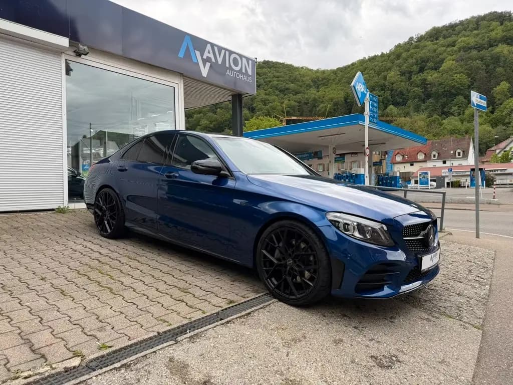 Main__Slider__Photo:Mercedes-Benz C 400 4Matic AMG LINE/KLAPPENAUSPUFF/BURMESTER 12/2018-0