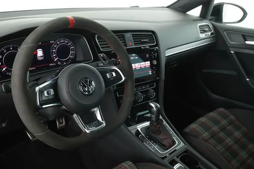Main__Slider__Photo:Volkswagen Golf GTI Performance/ Tausch oder Verkauf 10/2019-1