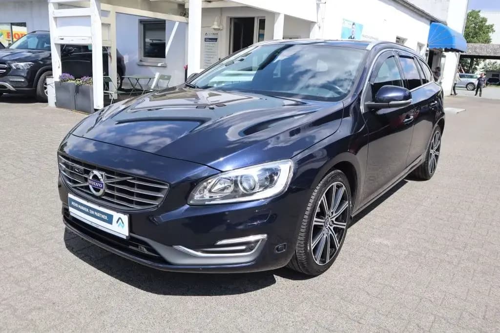 Main__Slider__Photo:Volvo V60 T3 Summum|NAVI|R-CAM|ACC|PANO|XENON|LEDER| 12/2016-0
