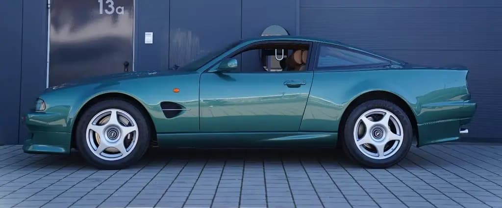 Main__Slider__Photo:Aston Martin V12 Vantage Le Mans Coupé  Limitiert auf 40 Fzg. 07/1999-0
