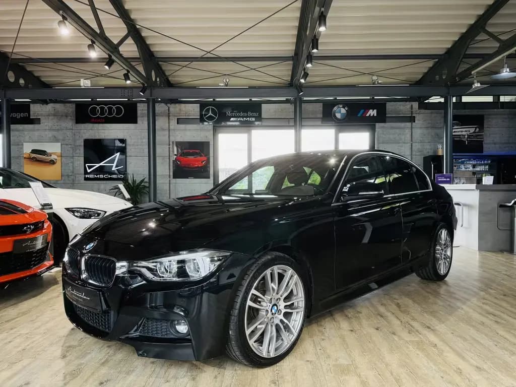 Main__Slider__Photo:BMW 320 i xDrive M-Sport*LED*NAVI*AHK*2.HAND 09/2017-0