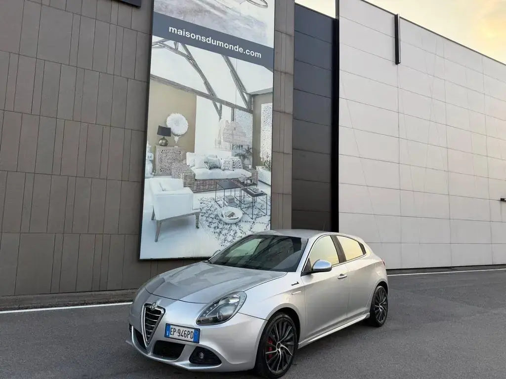 Main__Slider__Photo:Alfa Romeo Giulietta 01/2013-1