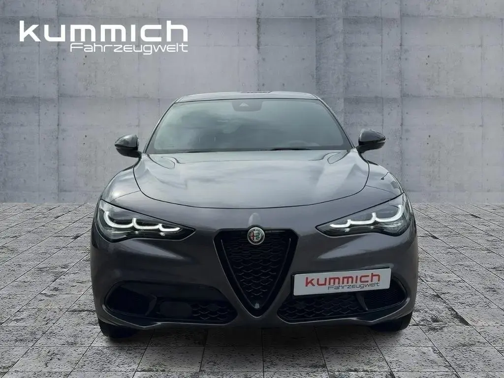 Main__Slider__Photo:Alfa Romeo Stelvio MY23 Veloce 2.0 Turbo 16V 280 PS 03/2024-1