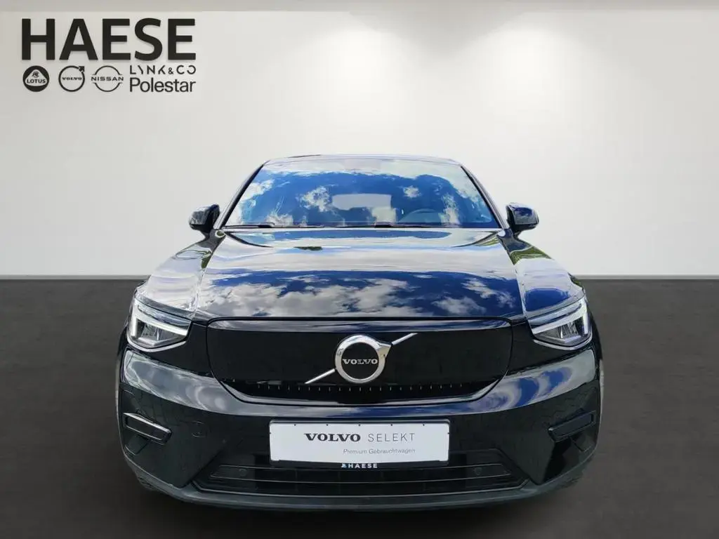 Main__Slider__Photo:Volvo C40 Plus Pure Electric 2WD StandHZG Panorama Dig 04/2023-1