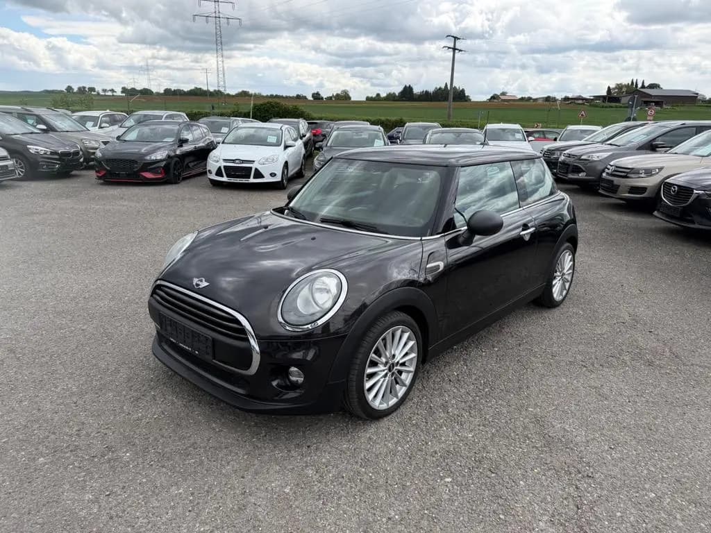 Main__Slider__Photo:MINI ONE Mini 3-trg LED SHG Navi 2.Hand Euro6 08/2014-0