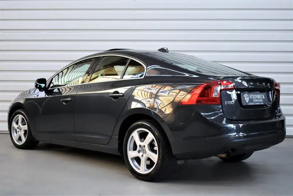 Main__Slider__Photo:Volvo S60 Autom. Summum+Schiebedach+Totwinkel+Memory 06/2012-1