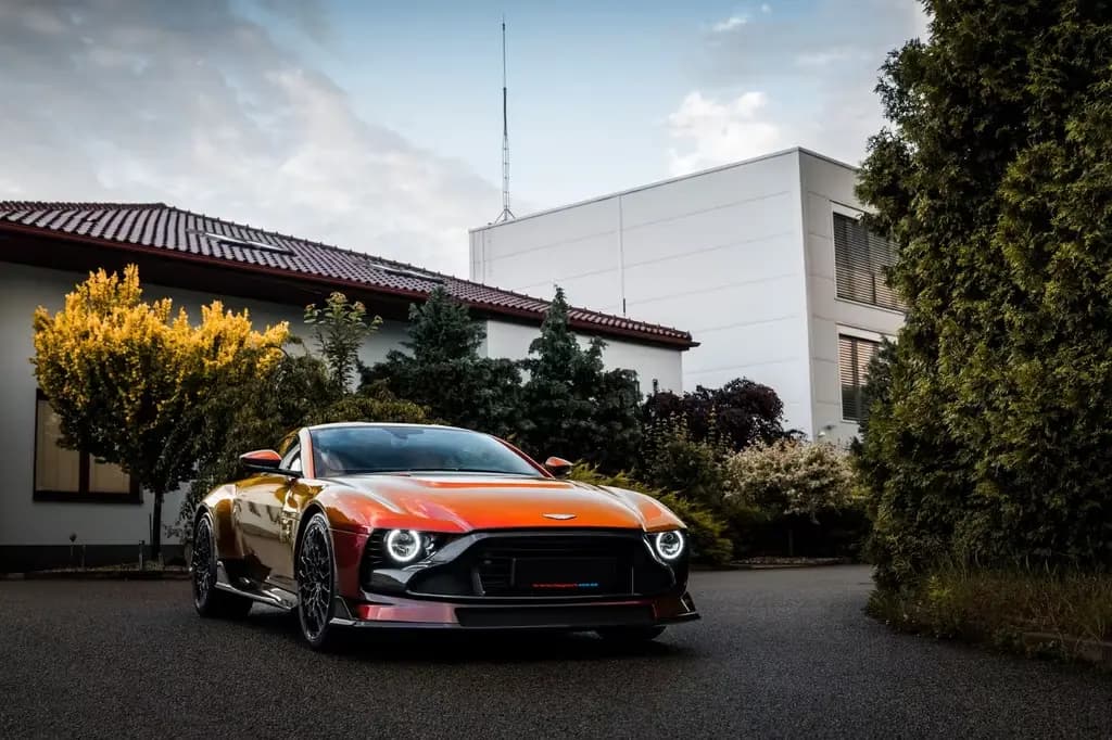 Main__Slider__Photo:Aston Martin Other Valour 02/2024-0