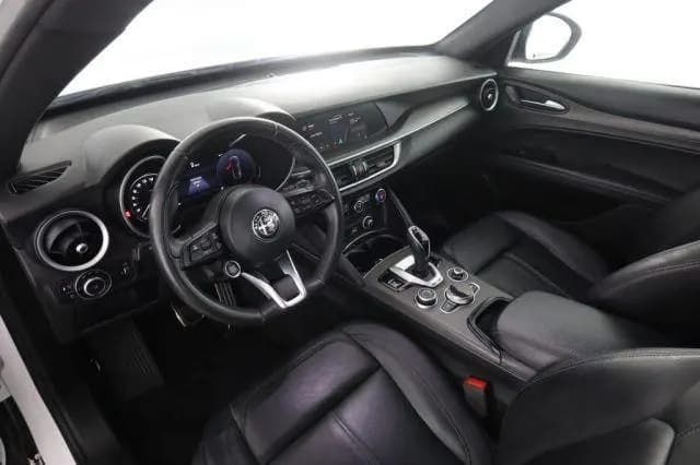 Main__Slider__Photo:Alfa Romeo Stelvio ALFA ROMEO Stelvio Stelvio 2.2 Turbodiesel 210 C 07/2023-0