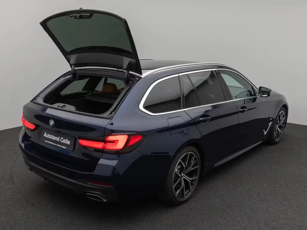 Main__Slider__Photo:BMW 5 Series d M Sport Panorama 360°Laser HUD HiFi SoftCL 03/2023-0