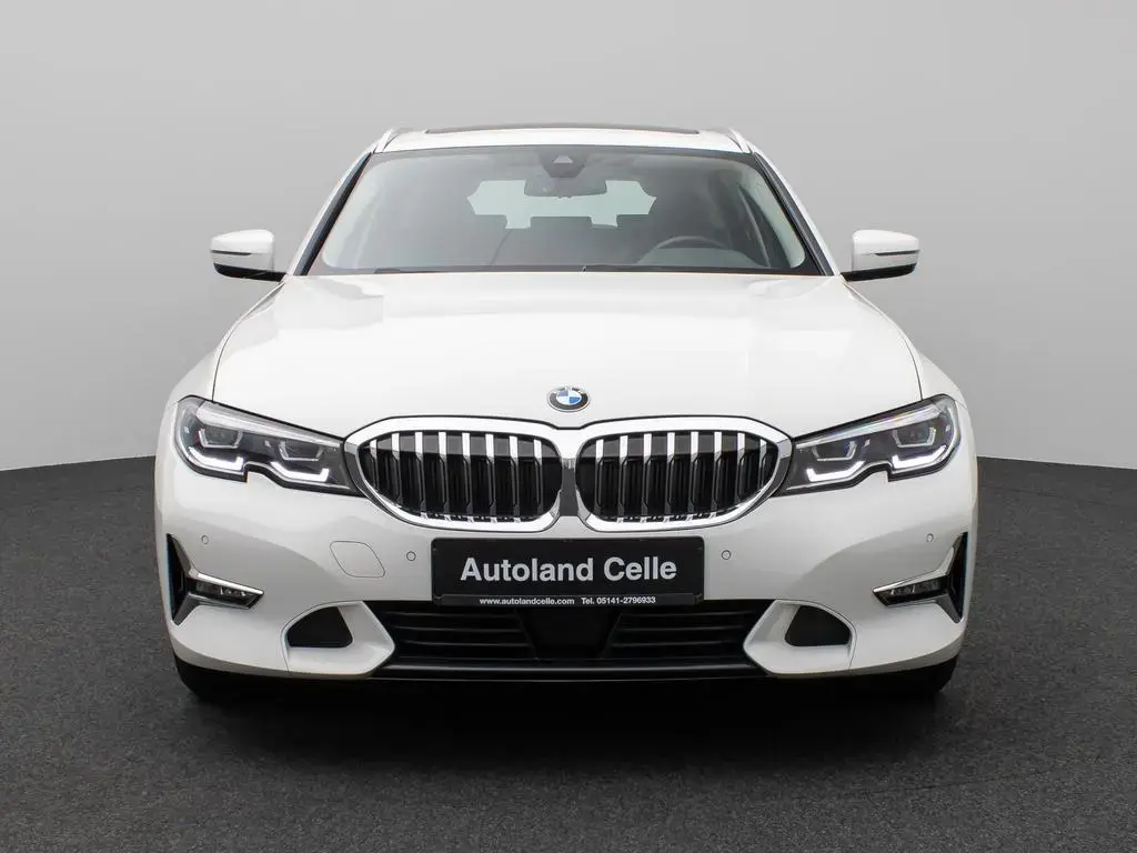 Main__Slider__Photo:BMW 3 Series d  Luxury Line Panorama Kamera DAB AHK Alarm 08/2021-1