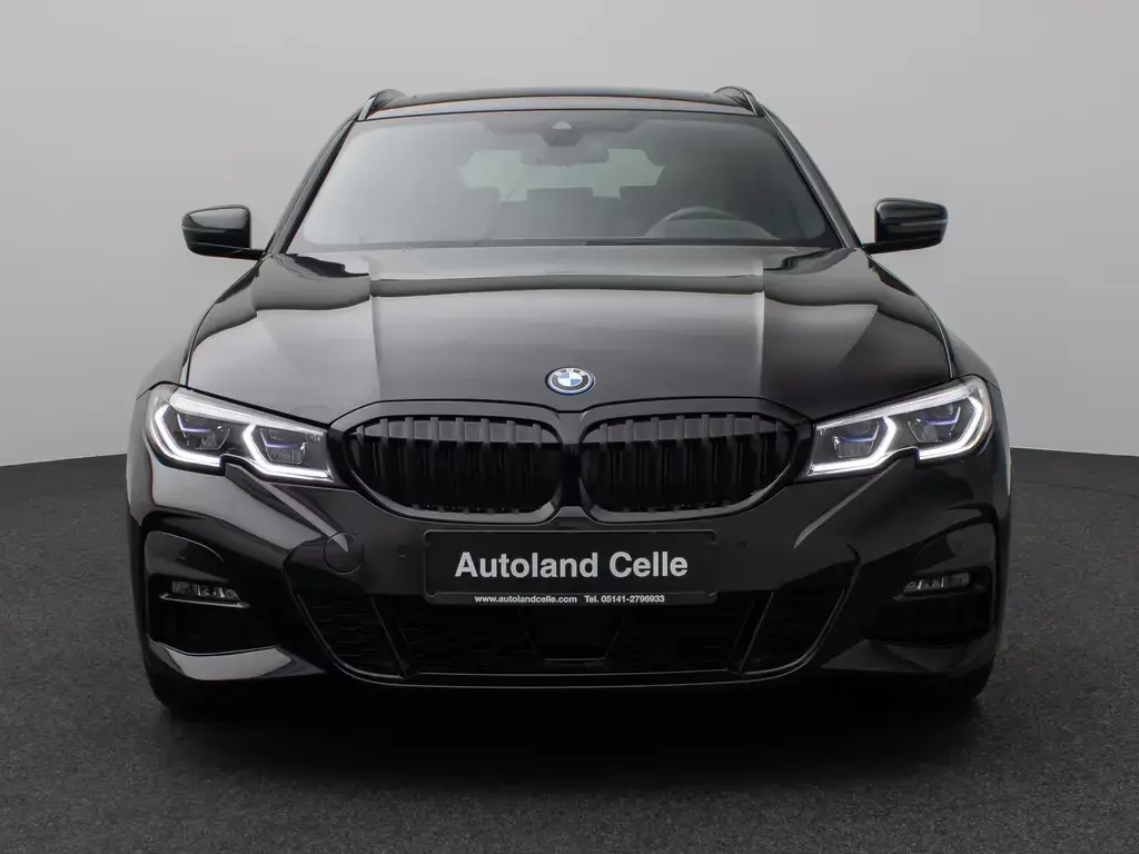 Main__Slider__Photo:BMW 3 Series e M Sport Panorama Laser Kamera HUD DAB HiFi 05/2022-1