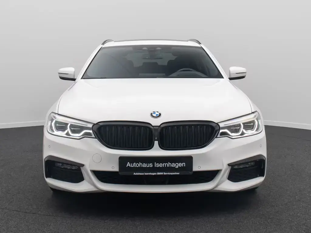 Main__Slider__Photo:BMW 5 Series 530d M Sport 360°Komfort Panorama HUD DAB 20Zoll 12/2019-1