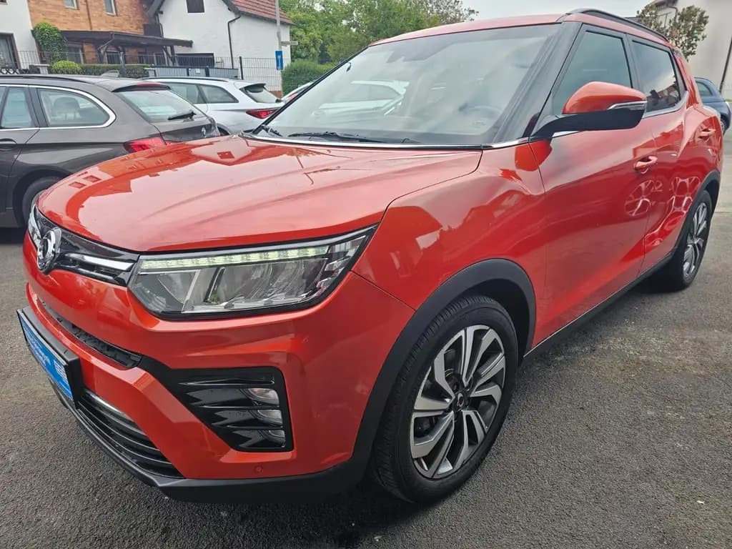 Main__Slider__Photo:Ssangyong Tivoli 1.5 T Navi Leder Kamera Sitzheizung Sitzb 10/2019-0