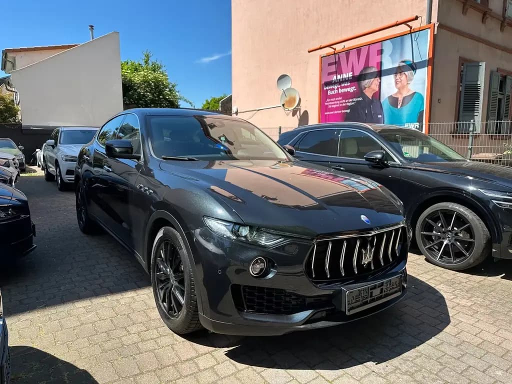 Main__Slider__Photo:Maserati Levante Q4 Deutsch! 1.Hand Scheckheft! 360° Luft 03/2018-0