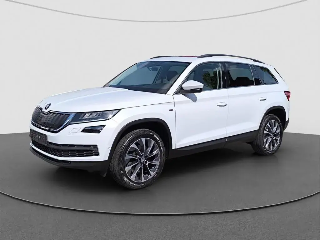 Main__Slider__Photo:Skoda Kodiaq 2.0 TSI DSG 4x4 Drive 125 AHK NAVI PANO R 04/2021-1