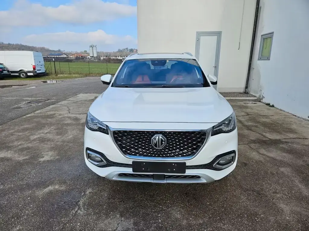 Main__Slider__Photo:MG EHS HS I 1.5 t-gdi phev - MOTORE KO 04/2022-1