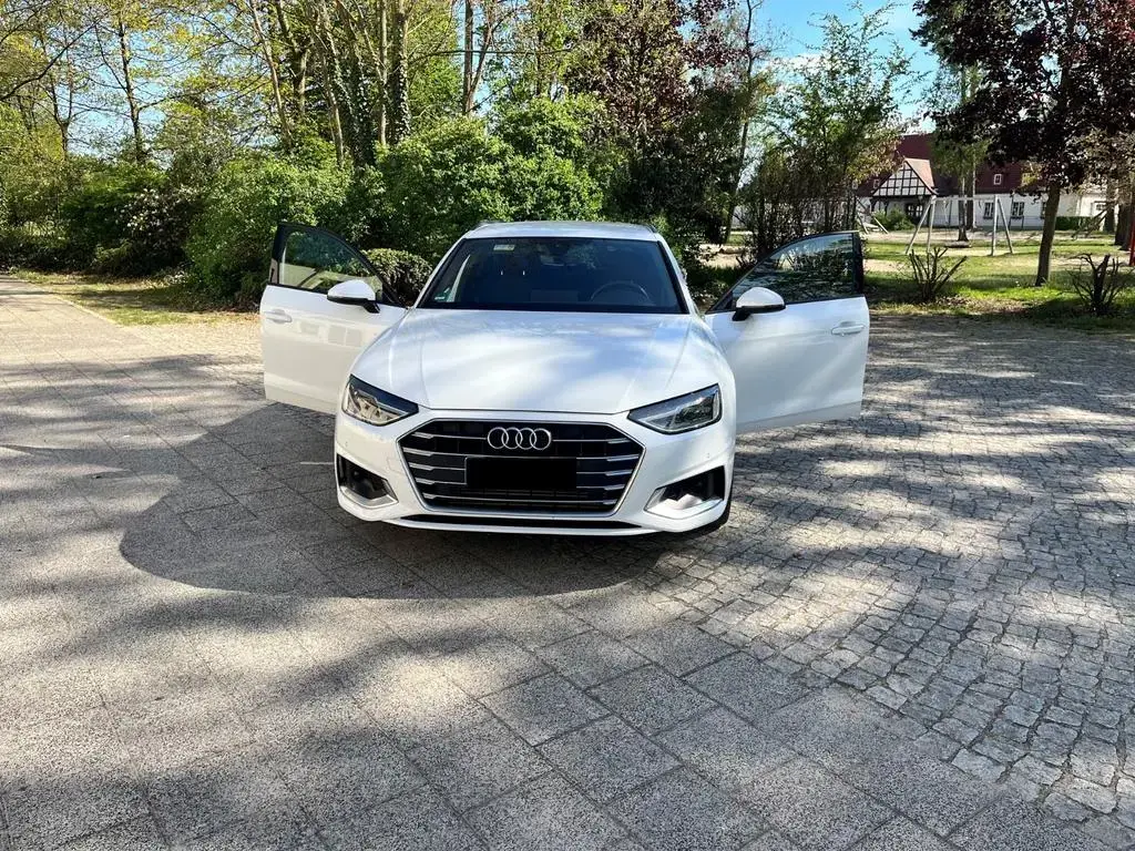 Main__Slider__Photo:Audi A4 35 TFSI S tronic advanced Avant advanced 02/2020-1