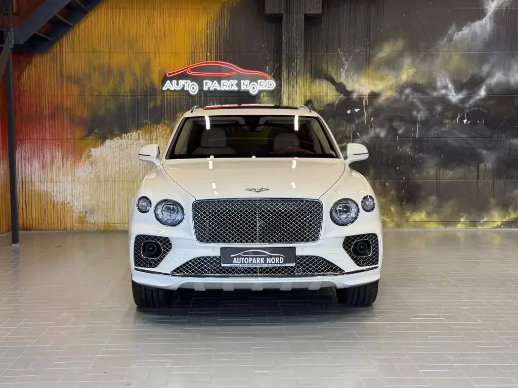 Main__Slider__Photo:Bentley Bentayga 4.0 V8 Mulliner First Edition DUO-TONE 02/2022-1