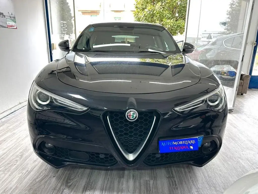 Main__Slider__Photo:Alfa Romeo Stelvio 2.2 Turbodiesel 180 CV AT8 RW 11/2017-1