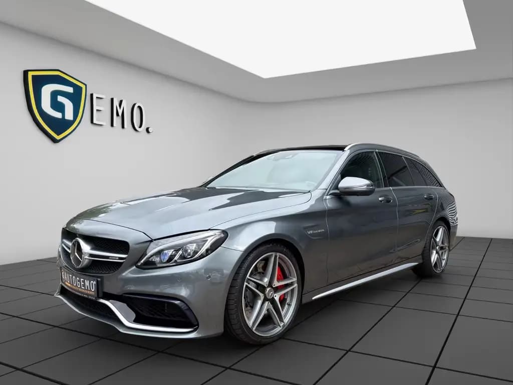 Main__Slider__Photo:Mercedes-Benz C 63 AMG C 63 S T AMG PANO HUD NAVI ACC 360° BURMESTER 03/2017-0