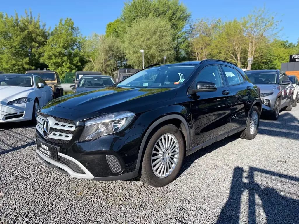 Main__Slider__Photo:Mercedes-Benz GLA 200 GLA+NAVI+KAMREA+TEMPO+KLIMA 07/2019-0
