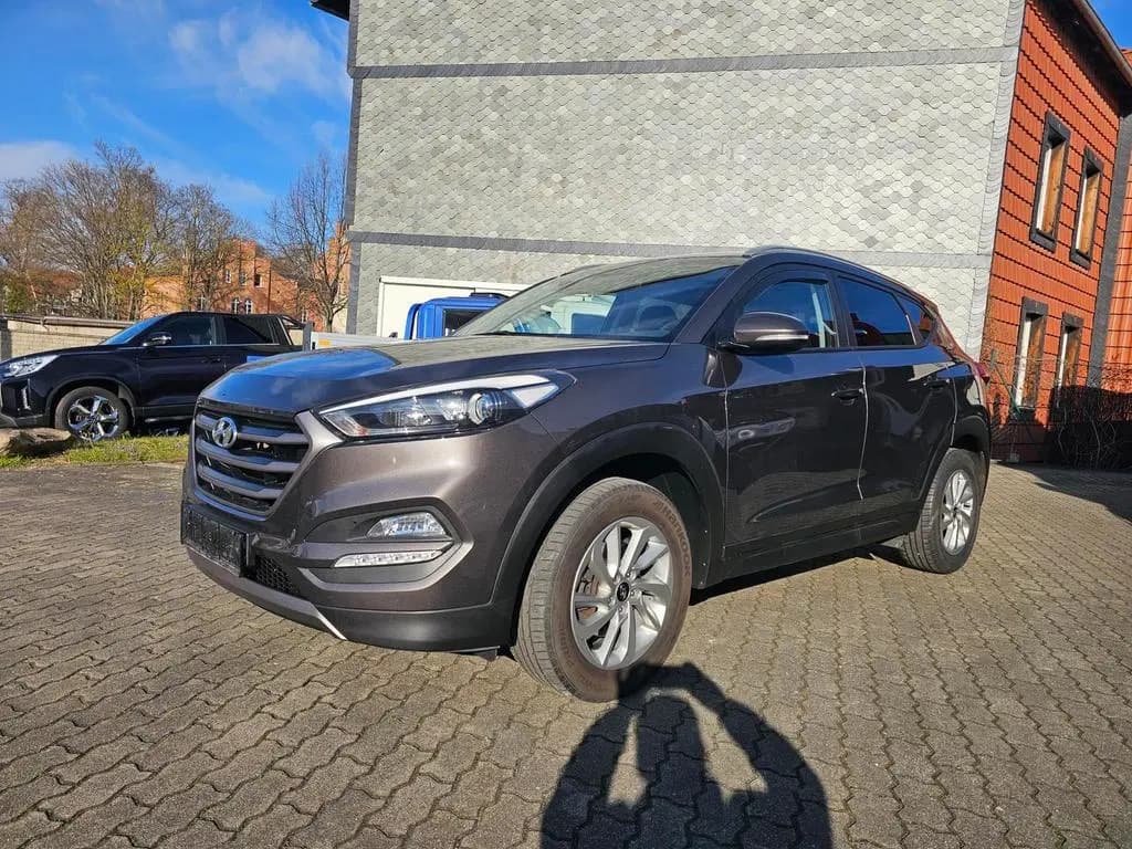 Main__Slider__Photo:Hyundai TUCSON blue 1.6 GDi 2WD Trend+NAVI+AHK+2.HAND+ 05/2016-0