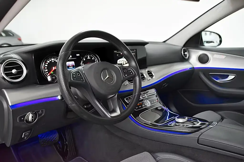 Main__Slider__Photo:Mercedes-Benz E-Class D T AVANTGARDE *FINANZIERUNG MÖGLICH* 01/2017-1