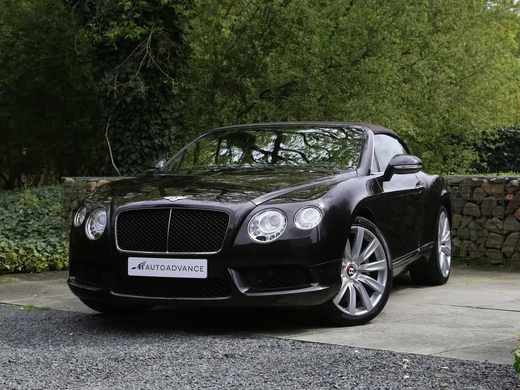 Main__Slider__Photo:Bentley Continental GTC 4.0 V8 Mulliner 03/2014-0