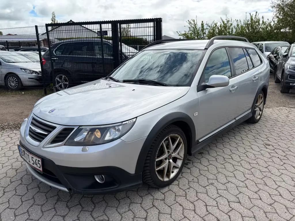 Main__Slider__Photo:Saab 9-3 1.9TTiD 132kW Aero SportCombi Klima 2x alu 04/2011-0
