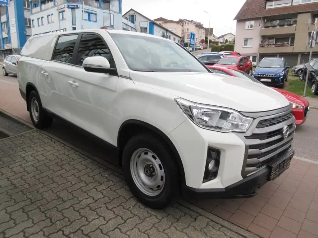 Main__Slider__Photo:Ssangyong MUSSO GRAND Crystal 2.2 e-Xdi 4WD Doka/Hardtop 05/2022-0