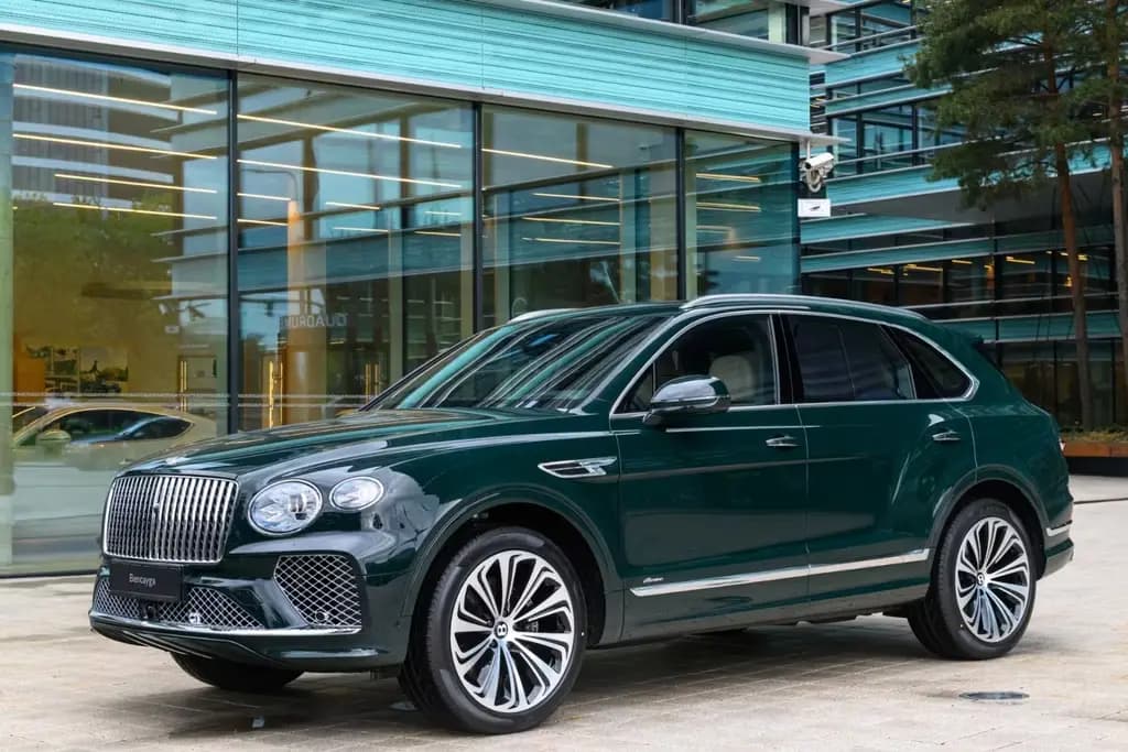 Main__Slider__Photo:Bentley Bentayga 4.0 V8 Azure null-0