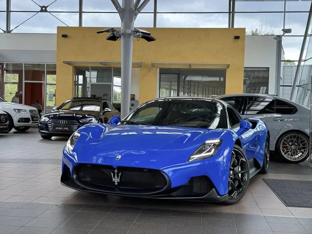 Main__Slider__Photo:Maserati MC20 Carbon Keramic Lift Alcantara Sonus Kamera 07/2024-0