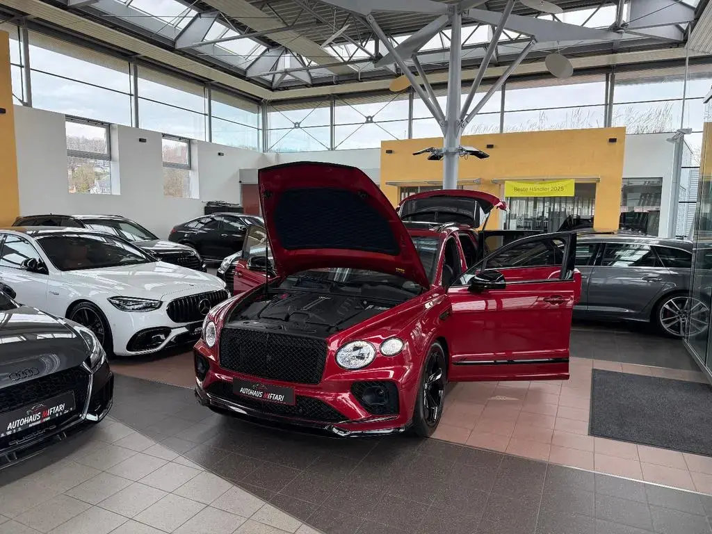 Main__Slider__Photo:Bentley Bentayga V8 S NAIM Carbon Kristall 360° HUD 22" 04/2023-1