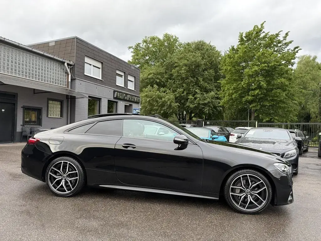 Main__Slider__Photo:Mercedes-Benz E-Class E220d Coupe AMG Facelift Pano/Burmester/Widescr. 09/2020-1