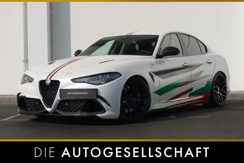 Main__Slider__Photo:Alfa Romeo Giulia Quadrifoglio 2.9 *Bi-XENON*CARBON*SPARCO* 04/2022-0