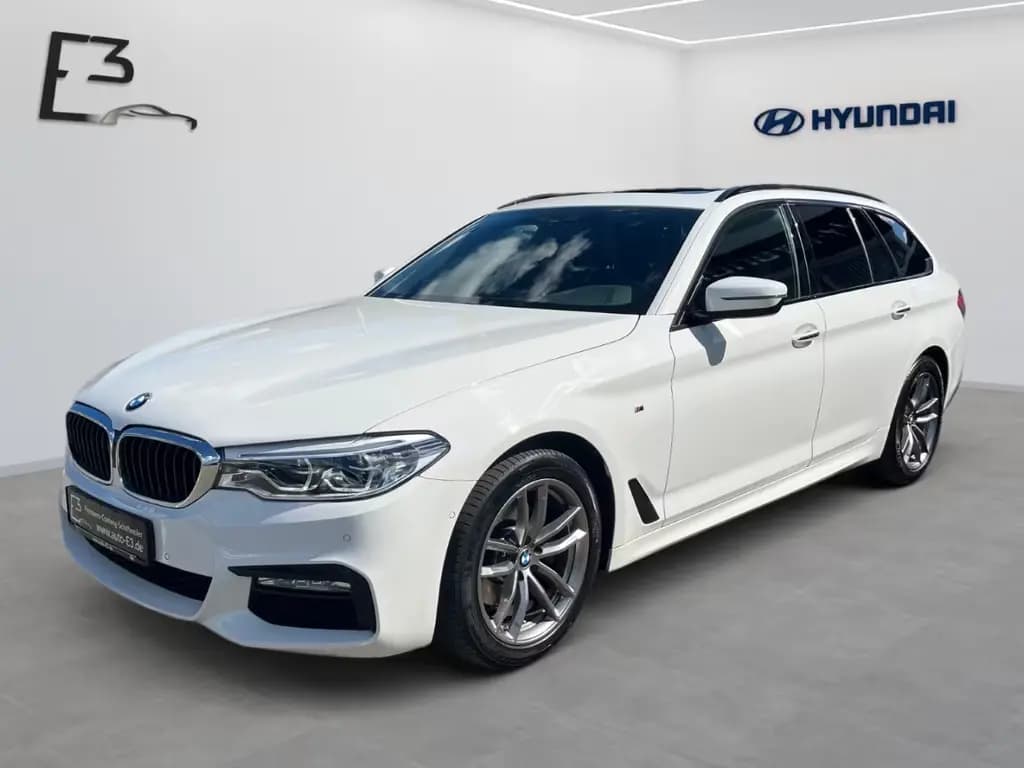 Main__Slider__Photo:BMW 520 d Touring 8-AT M Sport Panoramadach, Busines 08/2017-0