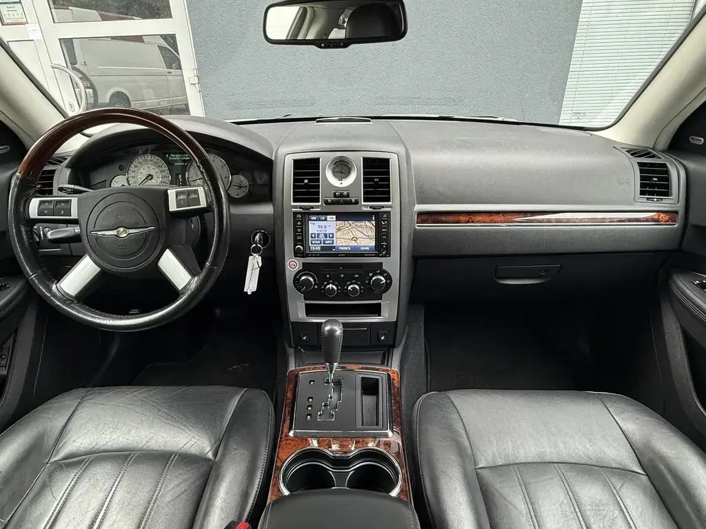 Main__Slider__Photo:Chrysler Other 300 C Touring 3.0 CRD 1.Hand,Automatik,Navi,Xeno 06/2010-1
