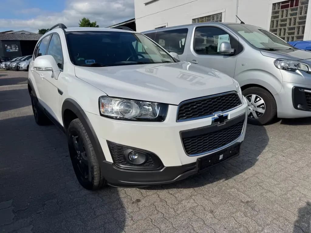 Main__Slider__Photo:Chevrolet Captiva 2.2 D LT 2WD *AHK *7-SITZE *TÜV *SERVICE 02/2014-0