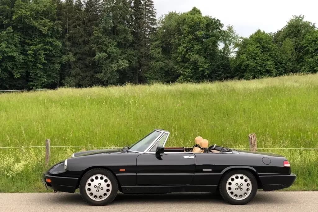 Main__Slider__Photo:Alfa Romeo Spider 03/1990-0