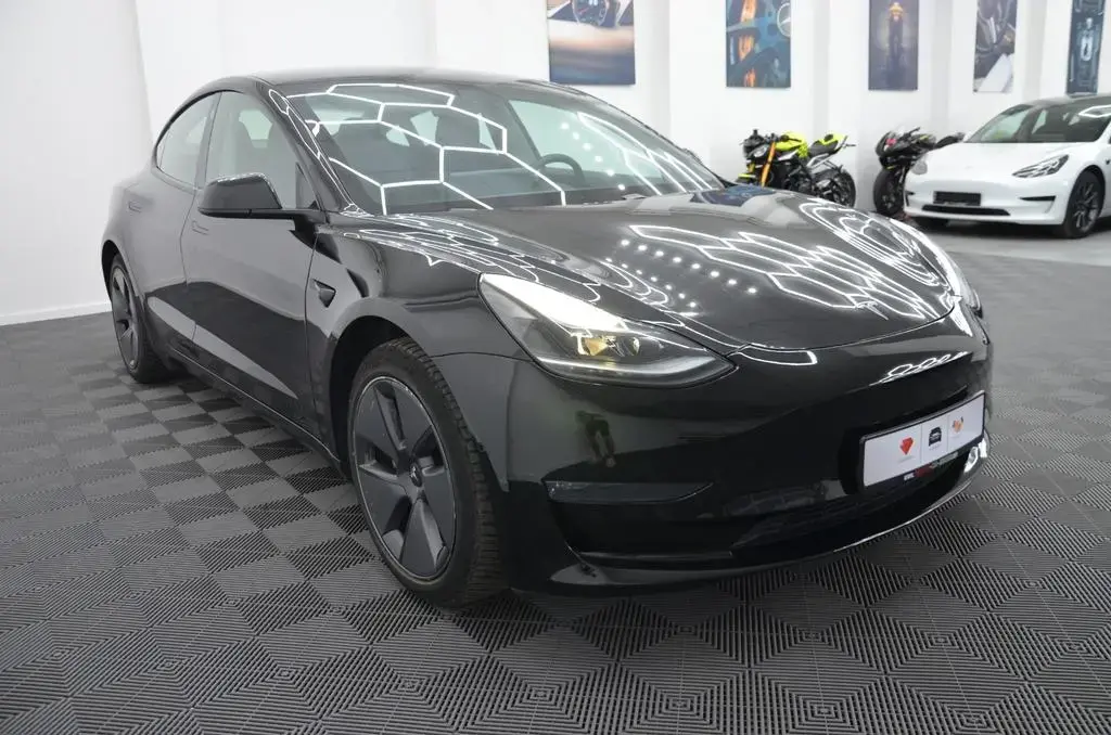 Main__Slider__Photo:Tesla Model 3 Long Range AWD 03/2021-1