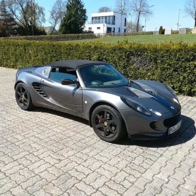 Main__Slider__Photo:Lotus Elise MK2 02/2002-0