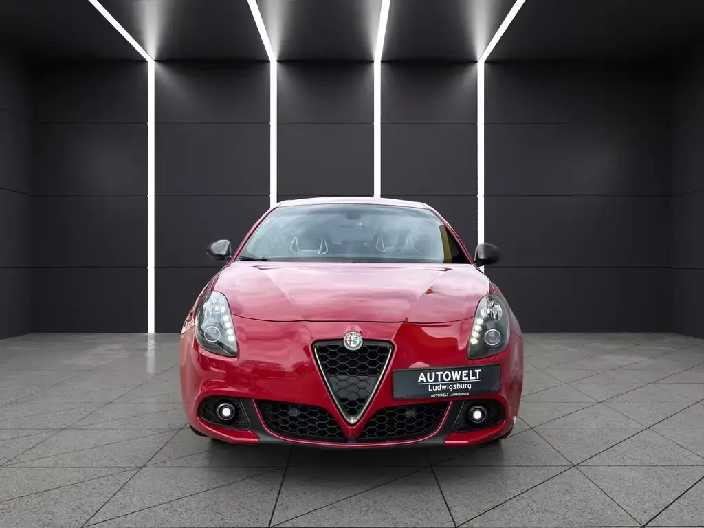 Main__Slider__Photo:Alfa Romeo Giulietta Veloce 1.8 Turbo 06/2018-1
