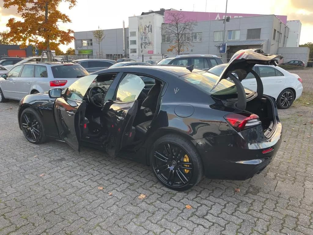 Main__Slider__Photo:Maserati Ghibli GT Ultima 2.0L  (Original DE) 01727199990 06/2023-0