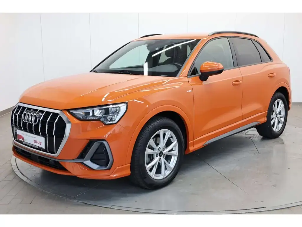 Main__Slider__Photo:Audi Q3 35 TDI quattro S line AHK/NAV/ACC/SH 06/2022-1
