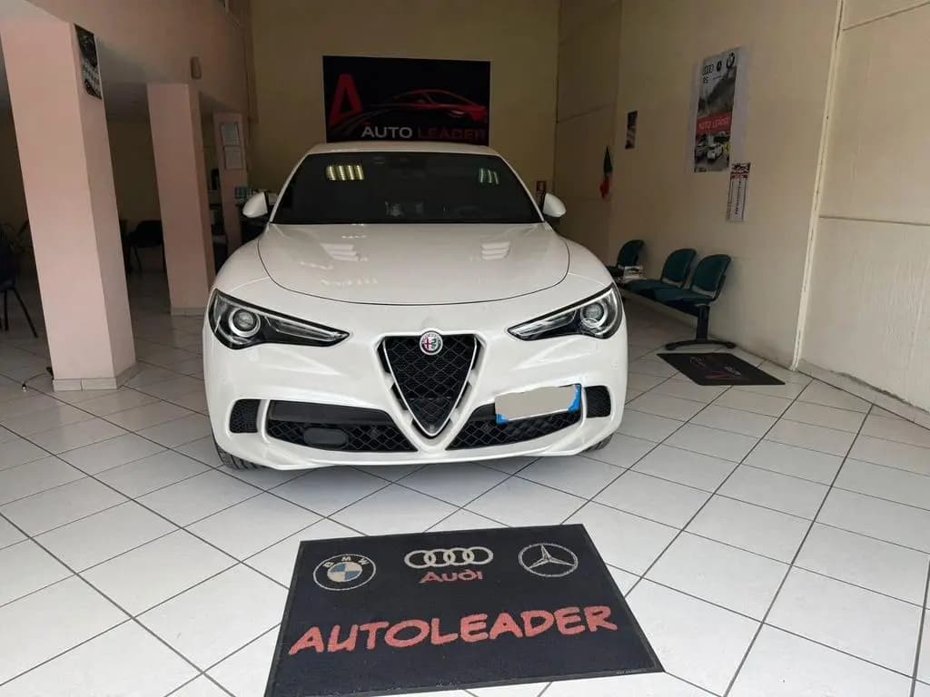 Main__Slider__Photo:Alfa Romeo Stelvio 2.9 Bi-Turbo V6 510 CV AT8 Qu 07/2019-0