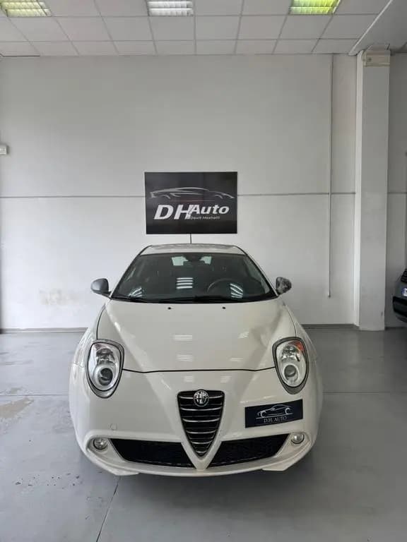 Main__Slider__Photo:Alfa Romeo MiTo 1.4 105 CV M.air S&S Distinctive 12/2012-0
