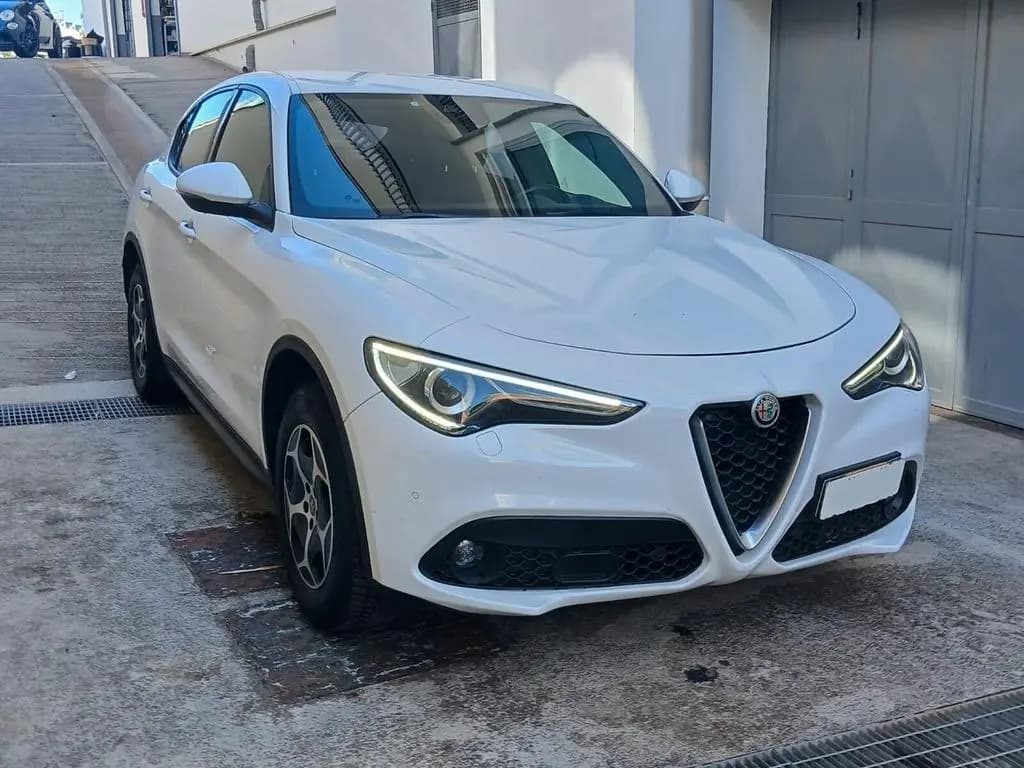 Main__Slider__Photo:Alfa Romeo Stelvio 2.2 Turbodiesel 190 CV AT8 Q4 06/2022-0
